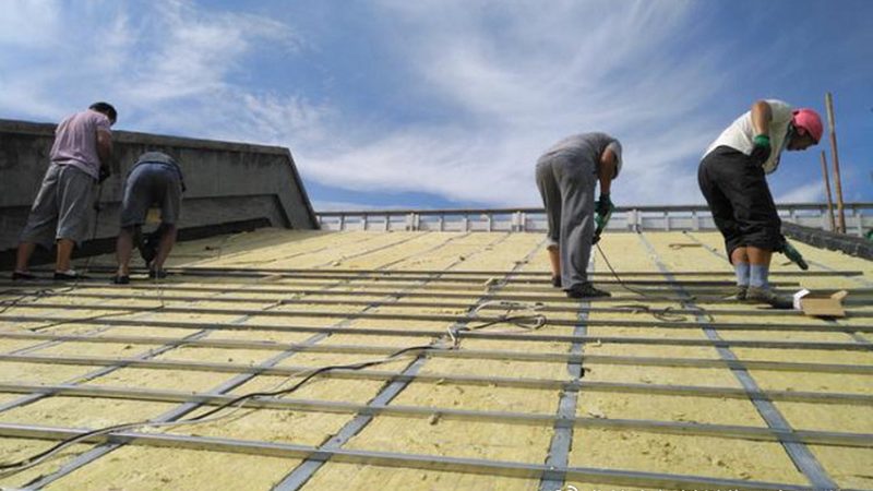 自粘卷材施工，机械辅助工具不可或缺**