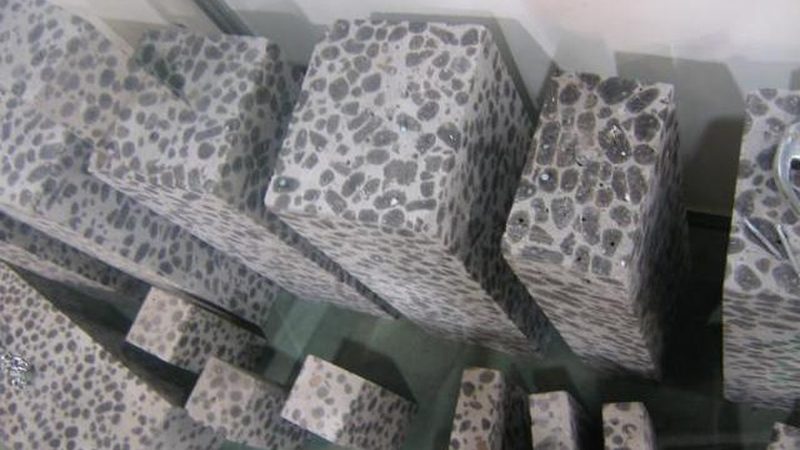 楼顶防水涂料多少钱一桶