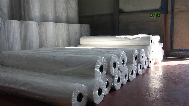 SBS防水卷材与聚氨酯防水涂料：性能对比与适用场景解析
